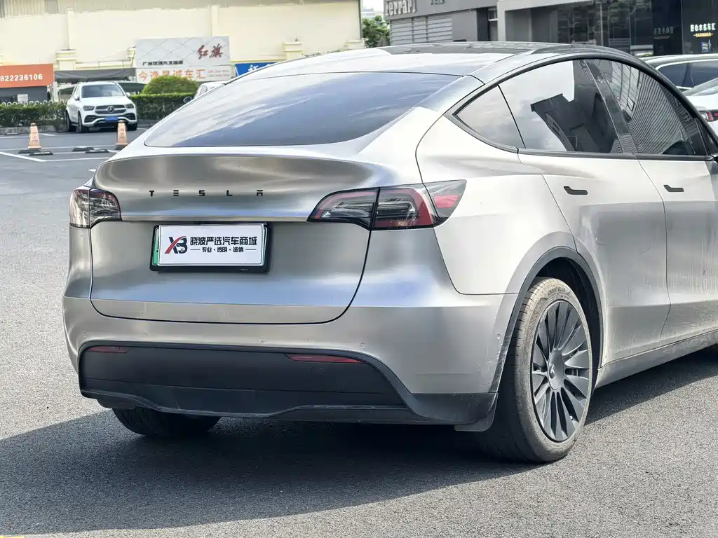 Tesla Model Y 2022 — фото 11