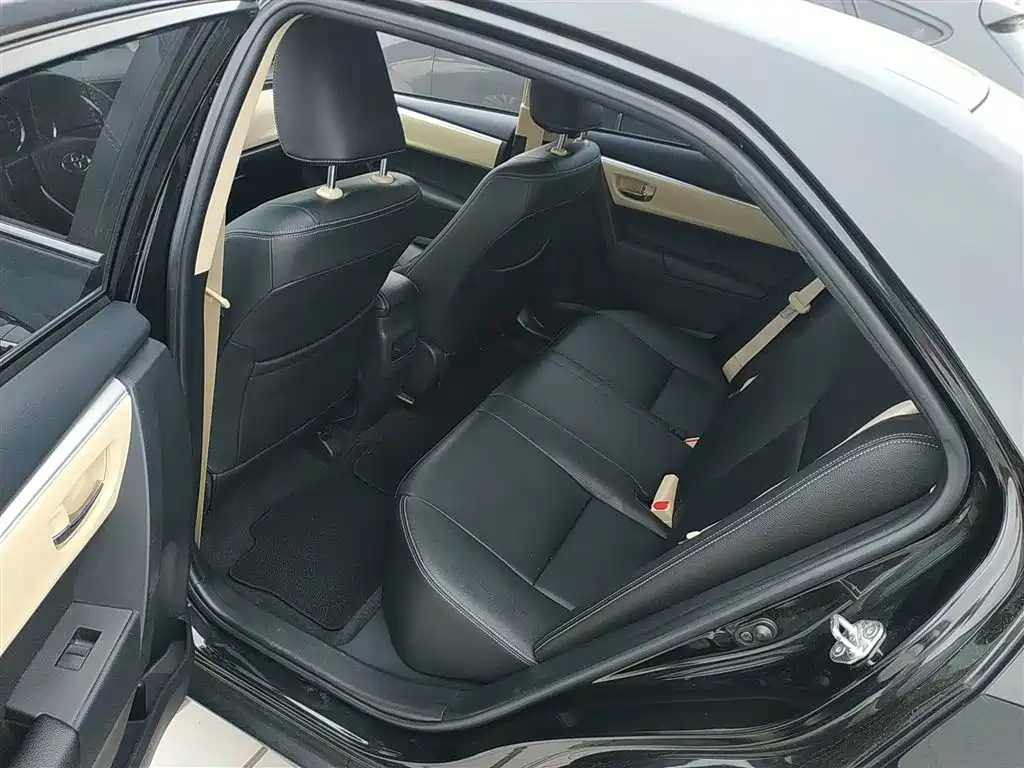 Toyota Corolla 2017 — фото 13