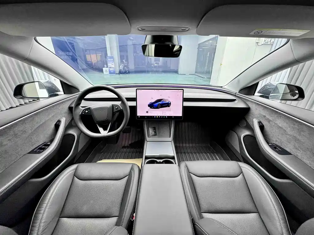 Tesla Model 3 2025 — фото 11