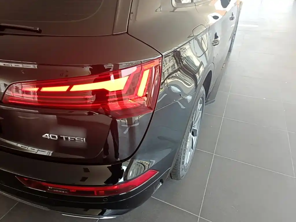 Audi Q5L 2025 — фото 8