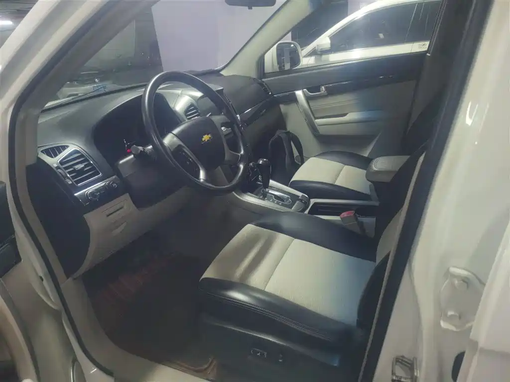 Chevrolet Captiva 2016 — фото 15