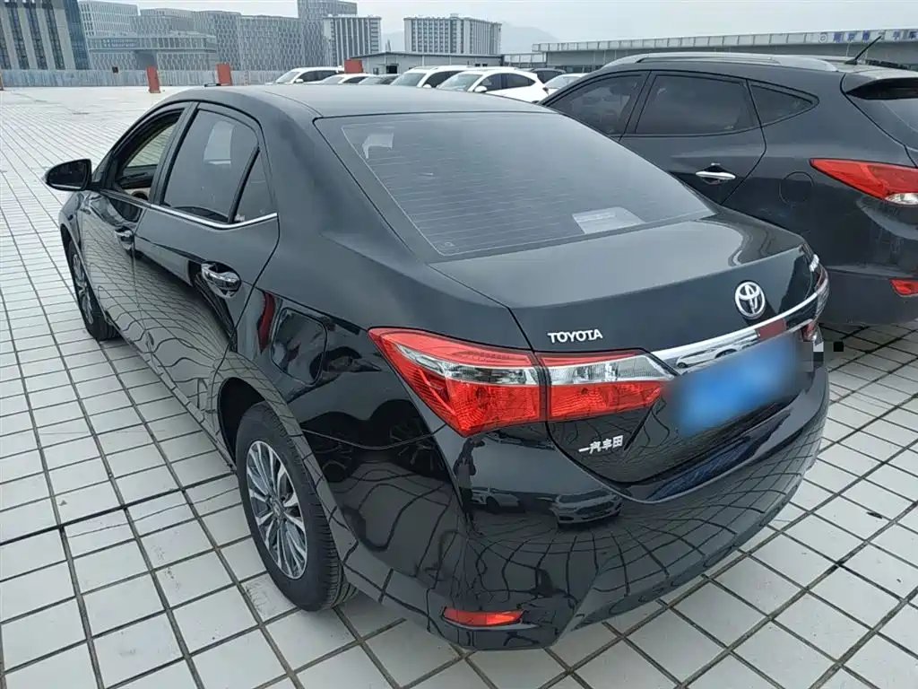 Toyota Corolla 2017 — фото 23
