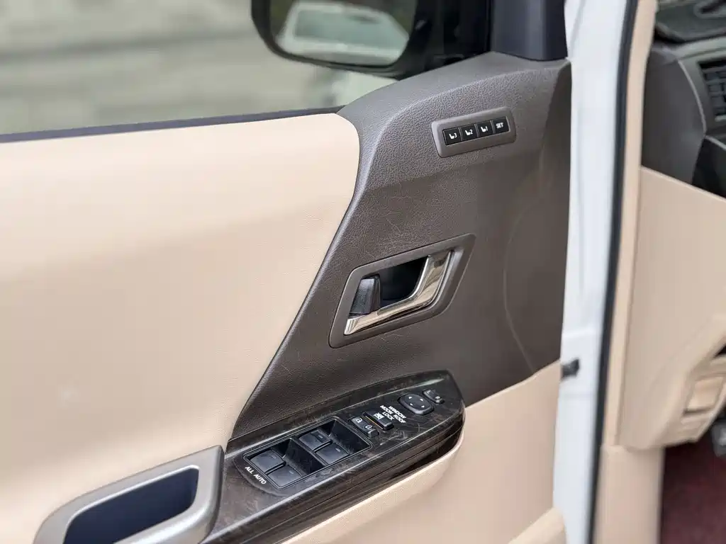 Toyota Alphard 2015 — фото 15