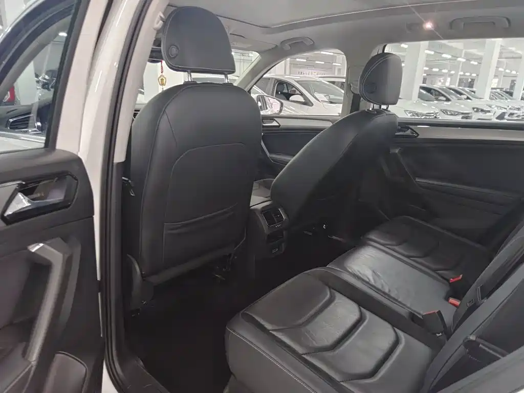 Volkswagen Tiguan L 2017 — фото 20