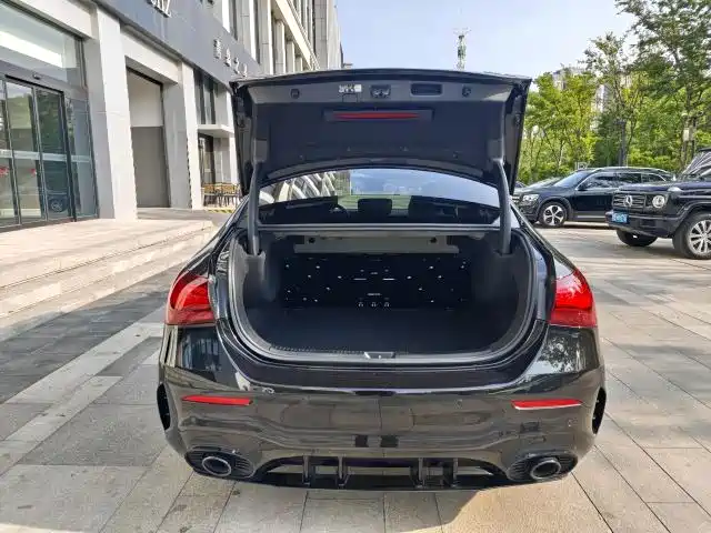 Mercedes-Benz A-Class AMG 2025 — фото 9