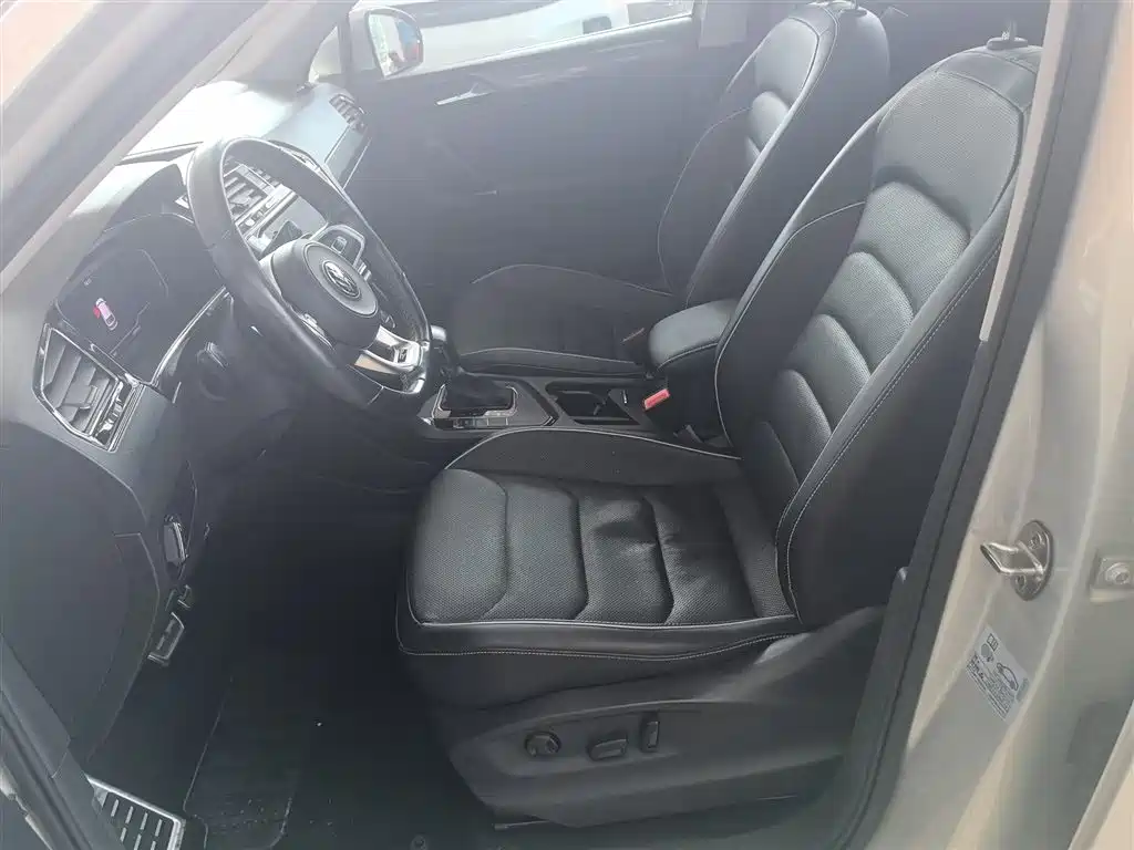 Volkswagen Tiguan L 2021 — фото 15