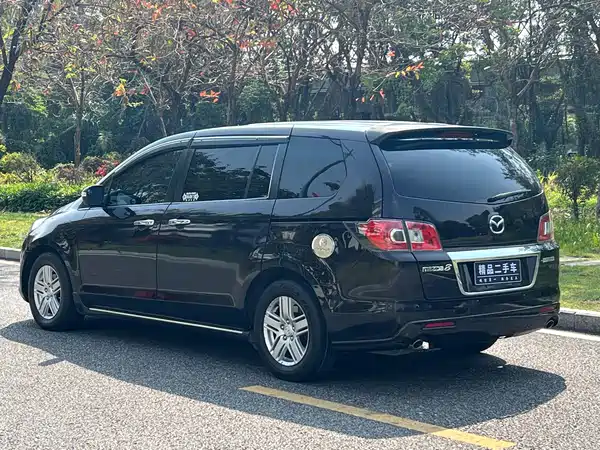 Mazda 8 2013