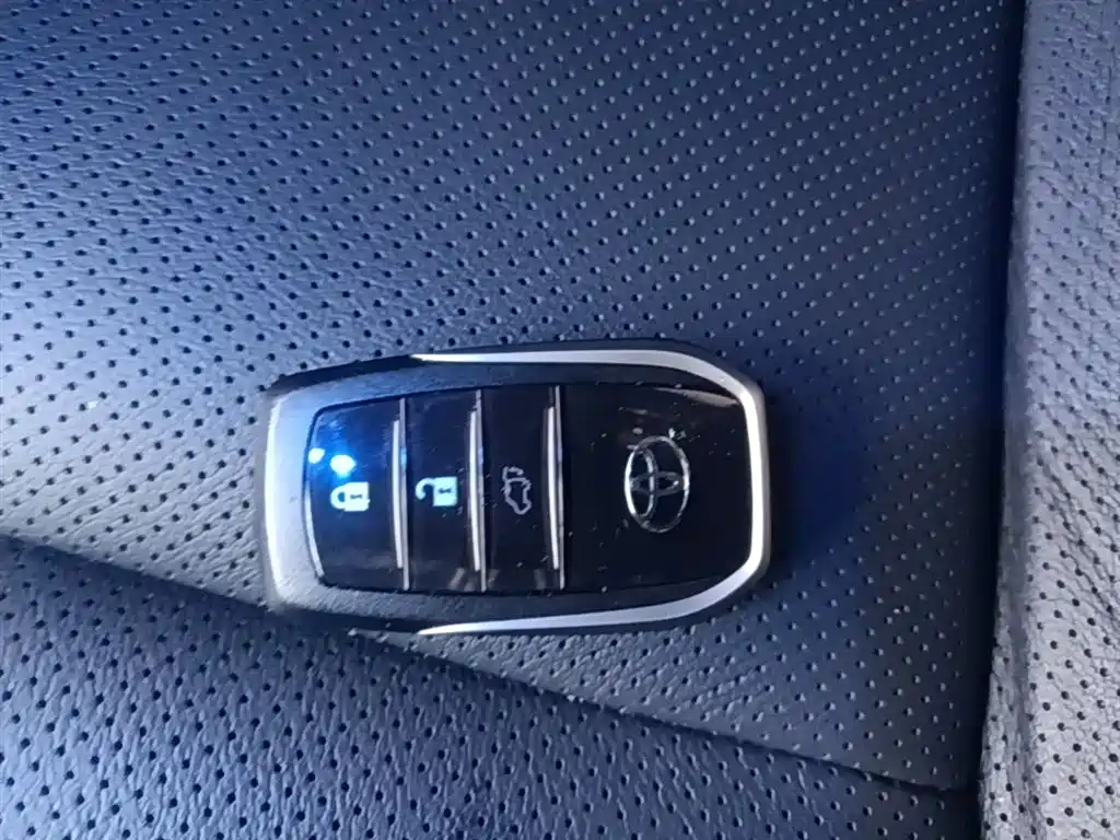Toyota Highlander 2018 — фото 9