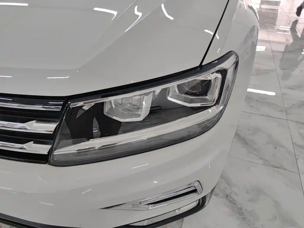 Volkswagen Tiguan L 2017 — фото 7