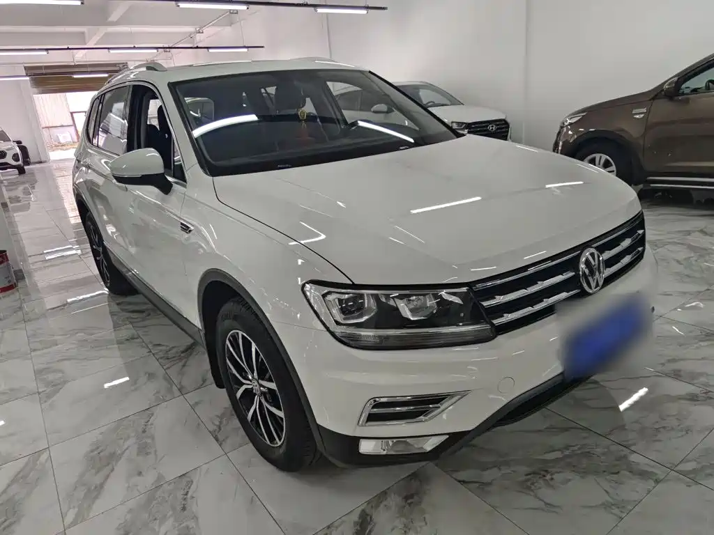 Volkswagen Tiguan L 2017 — фото 12