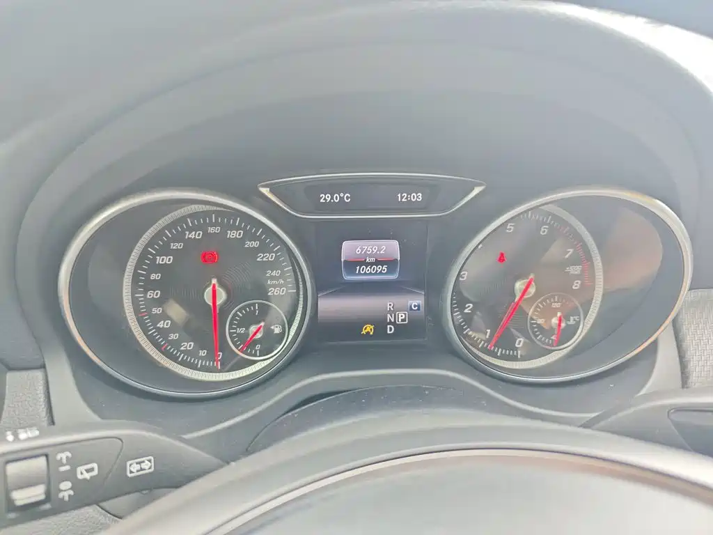 Mercedes-Benz GLA 2017 — фото 12