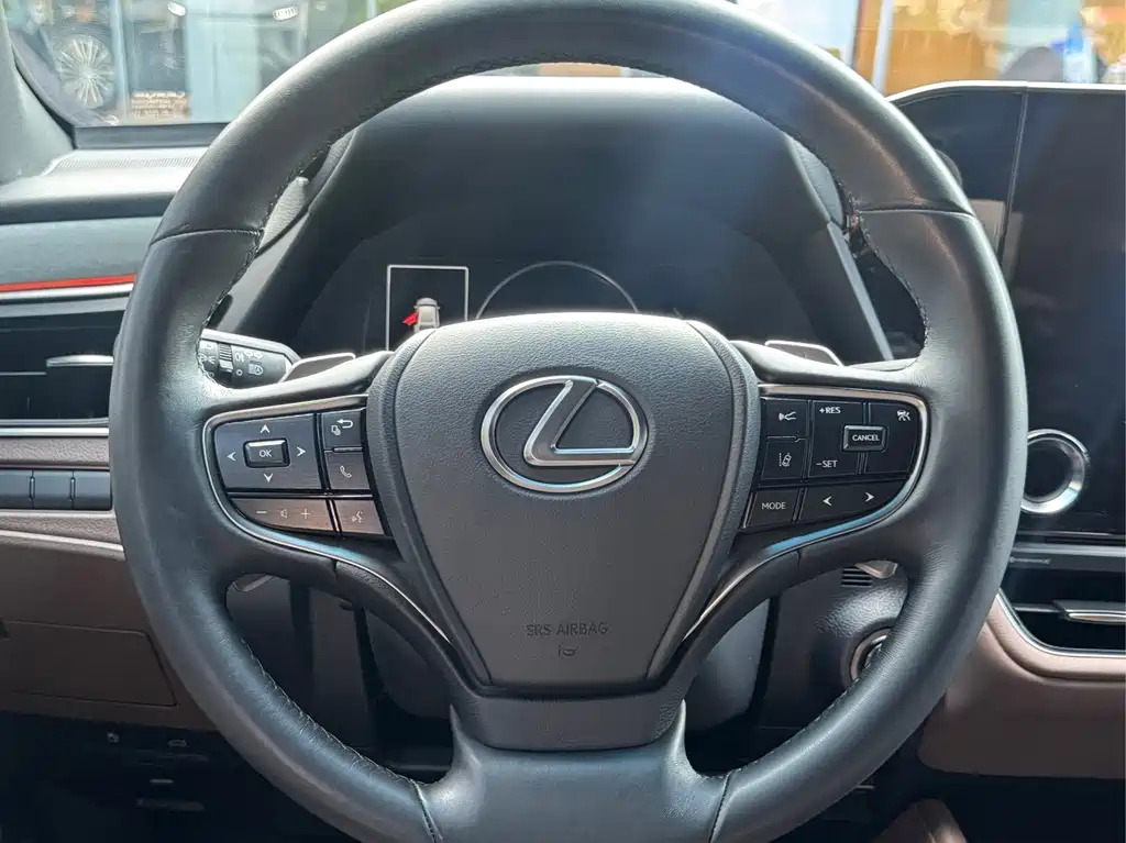 Lexus ES 2025 — фото 13