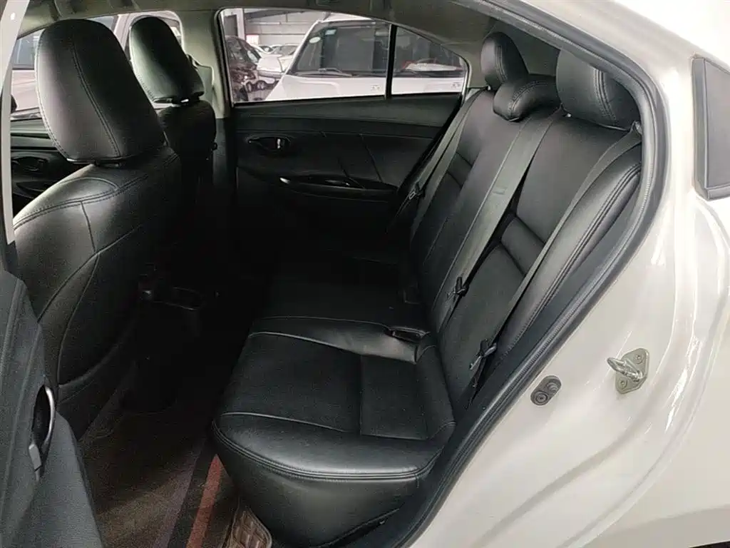 Toyota Yaris L 2018 — фото 17
