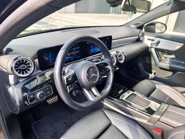 Mercedes-Benz A-Class AMG 2025 — фото 16