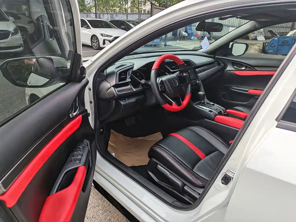 Honda Civic 2022 — фото 10