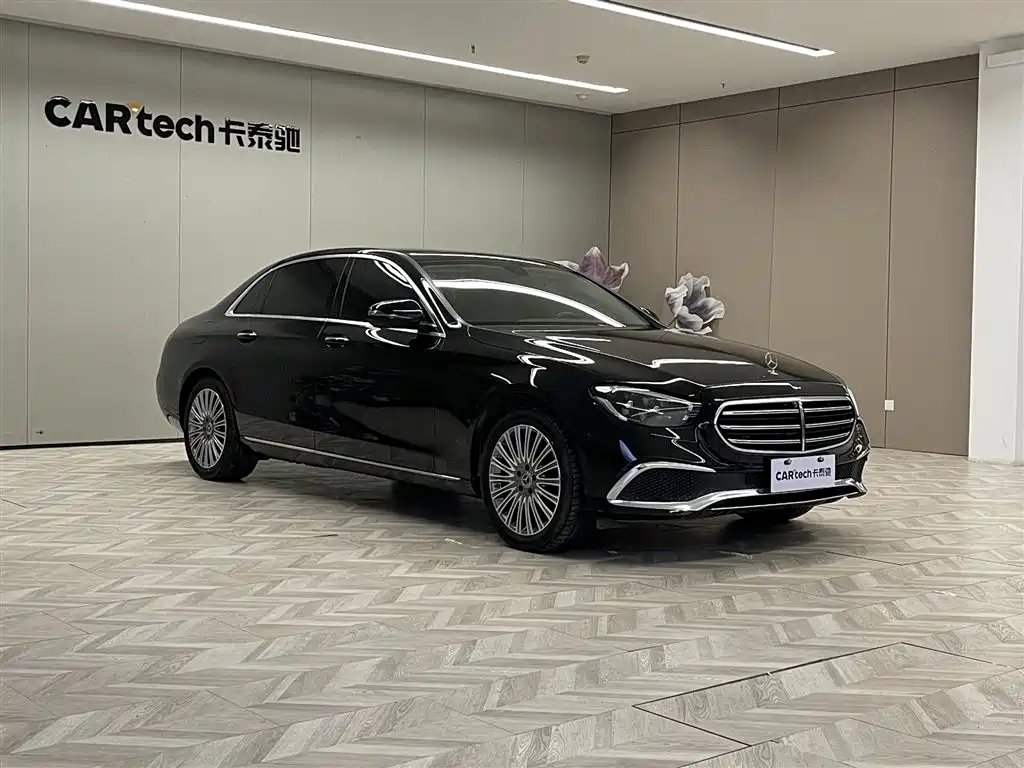 Mercedes-Benz E-Class 2022 — фото 2