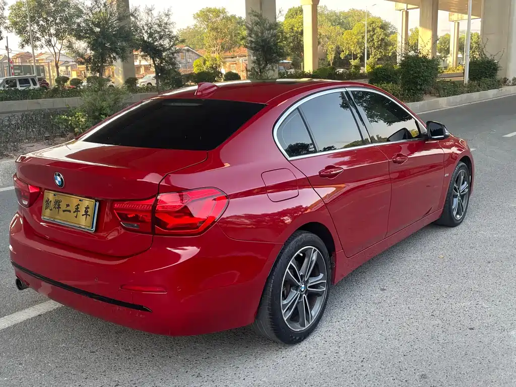 BMW 1 Series 2017 — фото 10