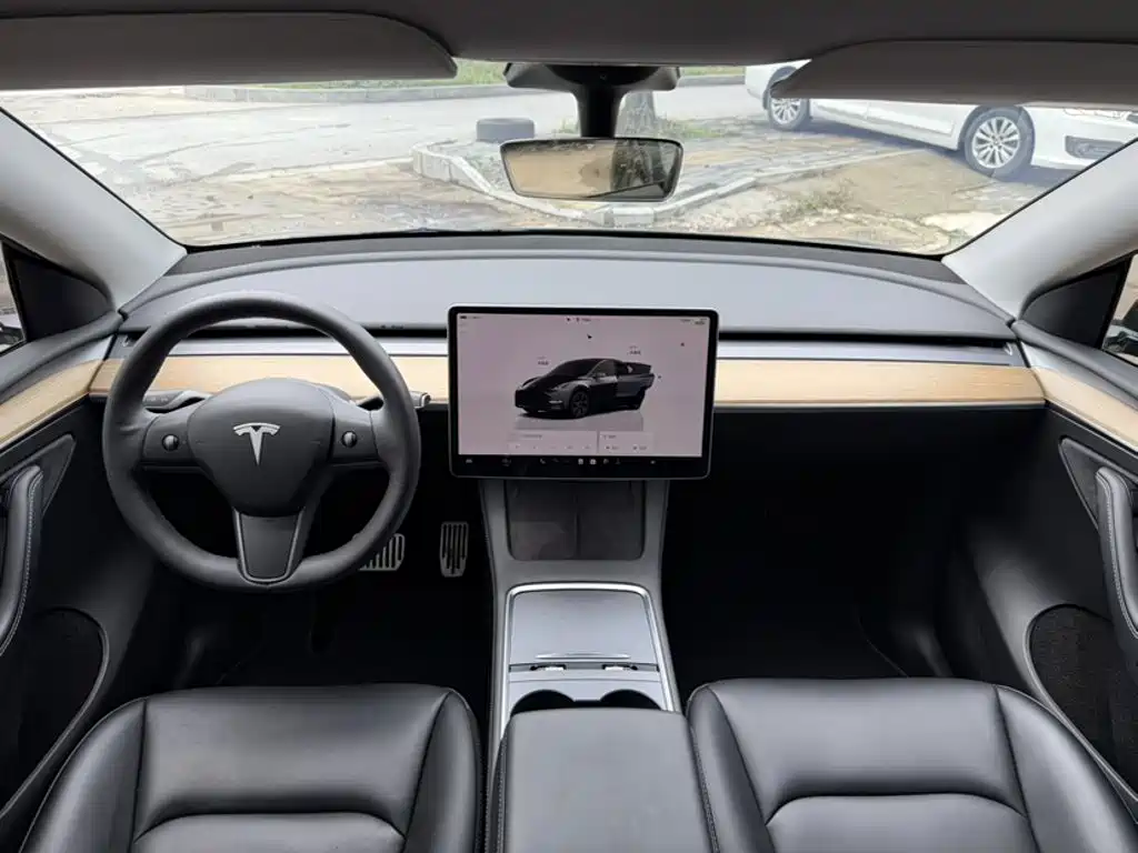 Tesla Model Y 2022 — фото 13