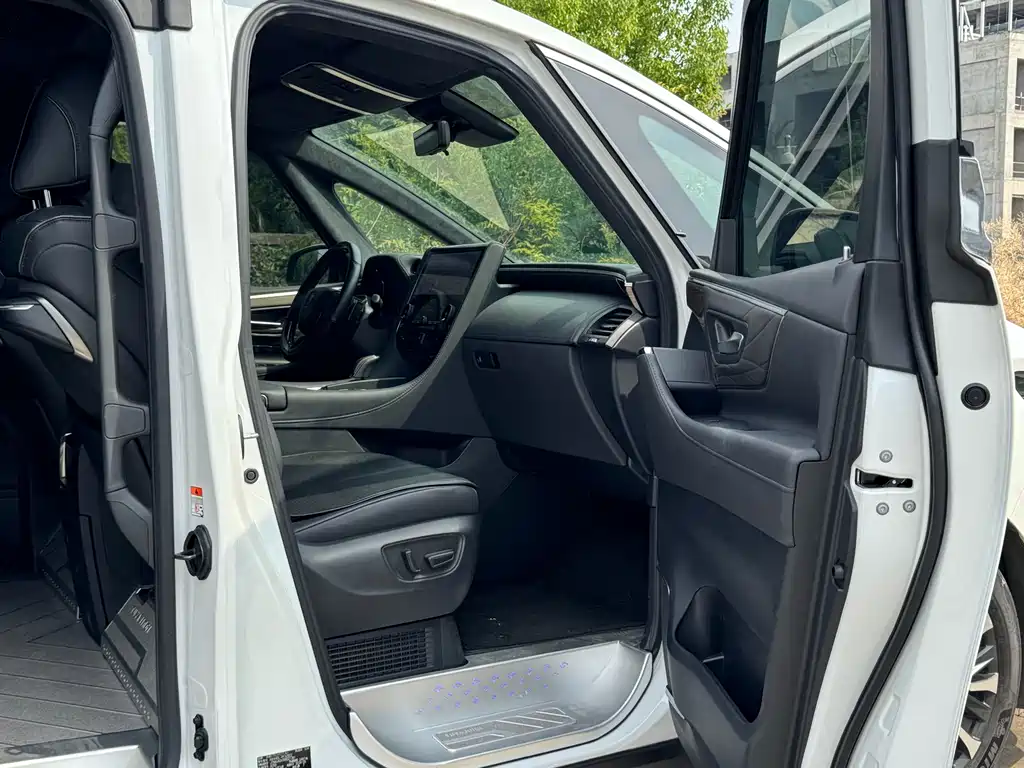 Toyota Vellfire 2024 — фото 12