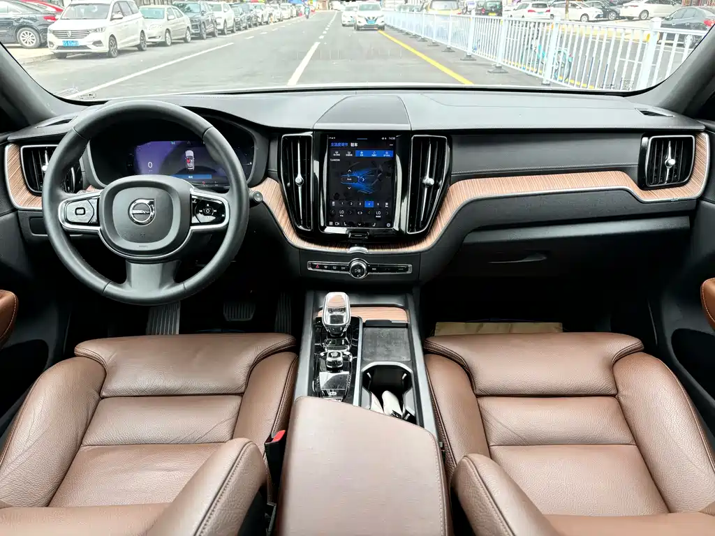 Volvo XC60 PHEV 2022 — фото 9