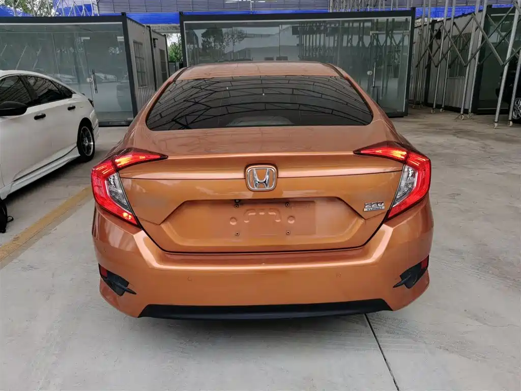 Honda Civic 2017 — фото 4
