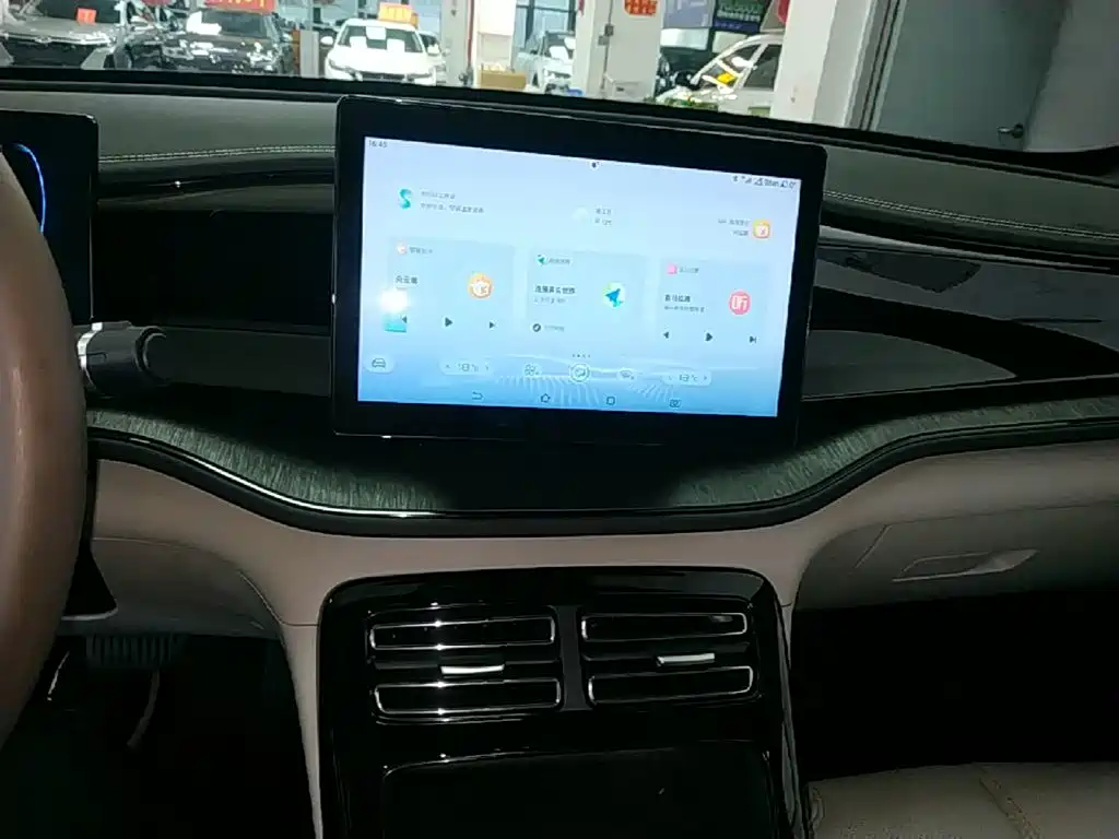BYD Qin PLUS 2023 — фото 13