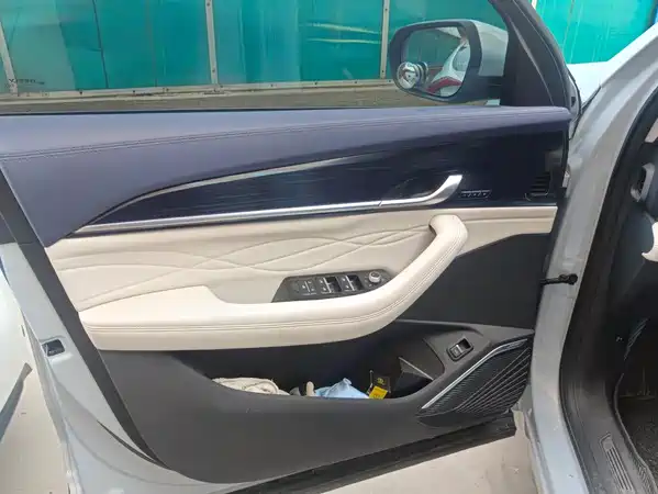 Geely Xingyue L 2022