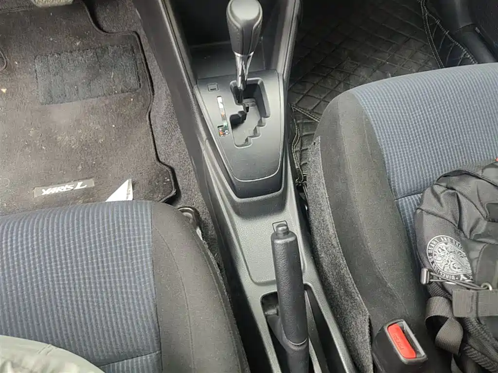 Toyota Yaris L 2019 — фото 14