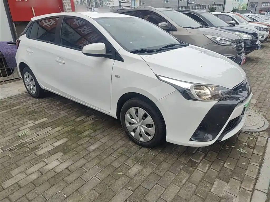 Toyota Yaris L 2019 — фото 4