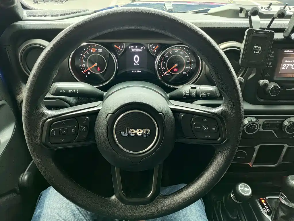 Jeep Wrangler 2020 — фото 11