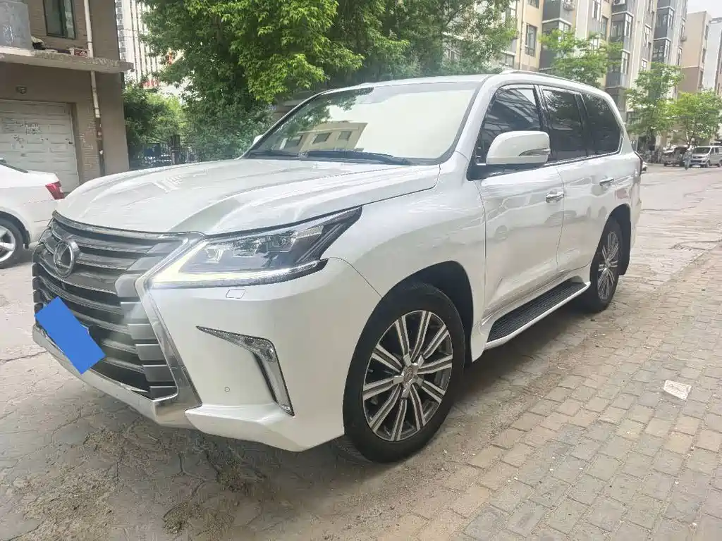 Lexus LX 2017