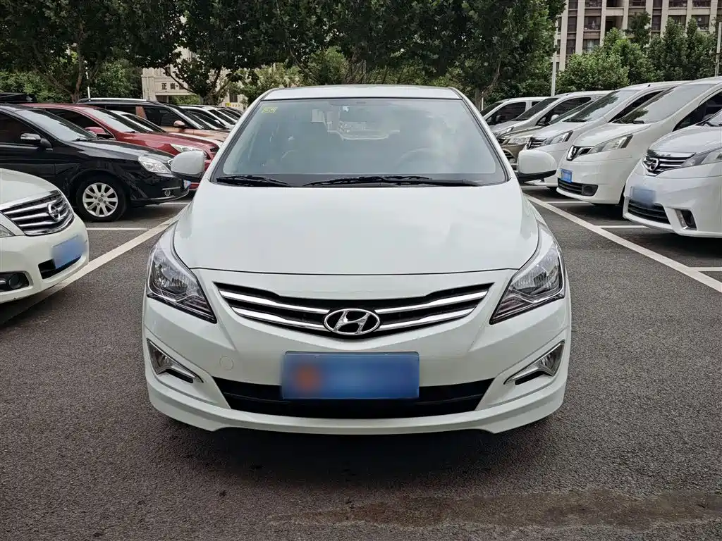 Hyundai Verna 2015 — фото 4