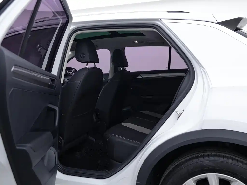 Volkswagen T-Roc 2021 — фото 11