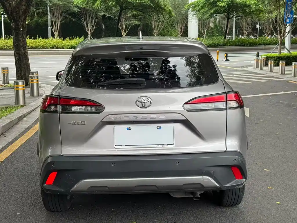 Toyota Corolla Cross 2022 — фото 9