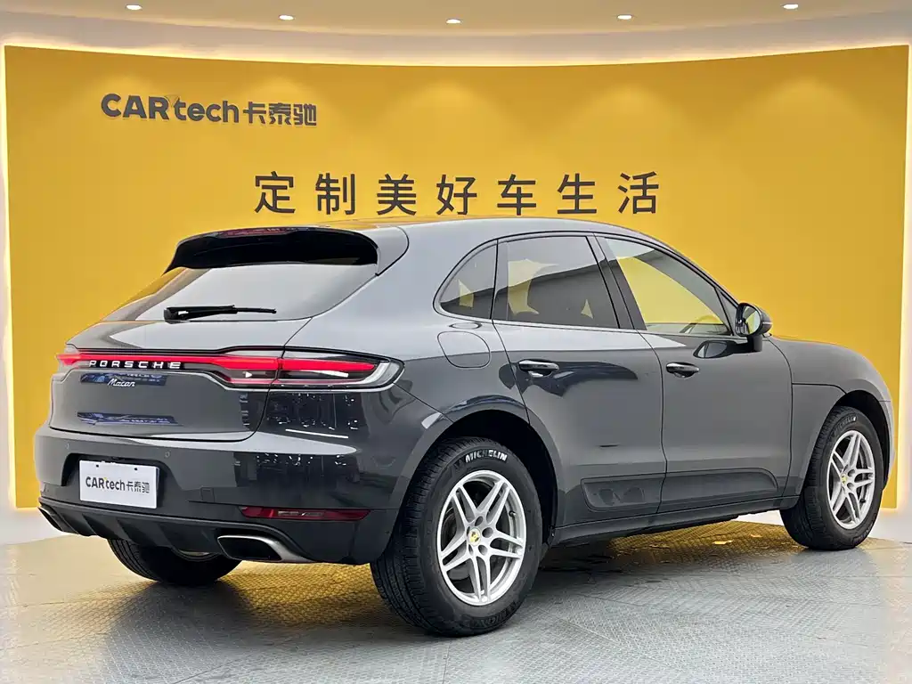 Porsche Macan 2019 — фото 30