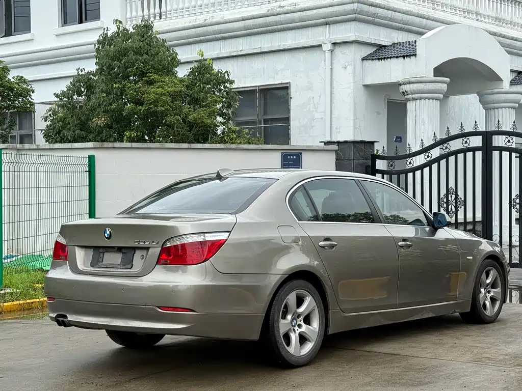 BMW 5 Series 2009 — фото 14