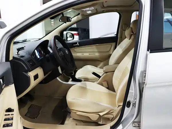 BAIC Motor E Series 2014