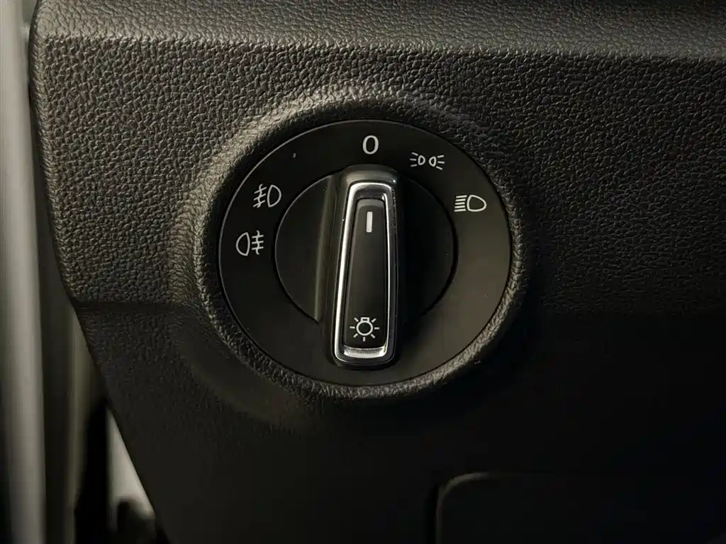 Volkswagen T-Roc 2021 — фото 31