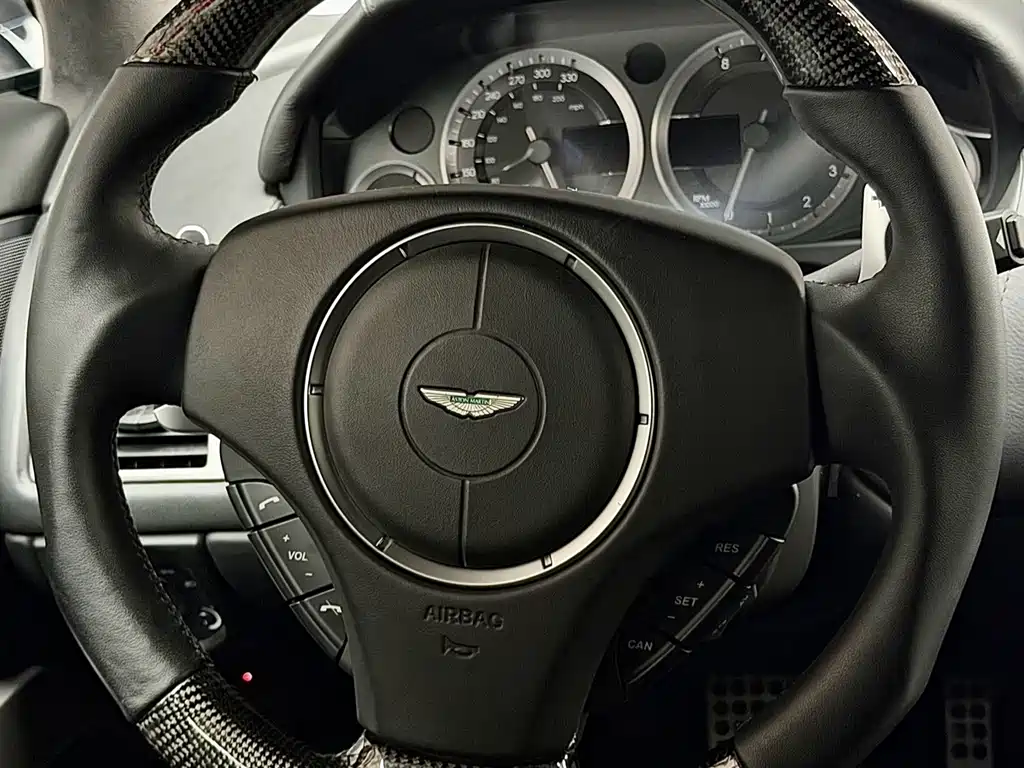 Aston Martin Rapide 2013 — фото 11
