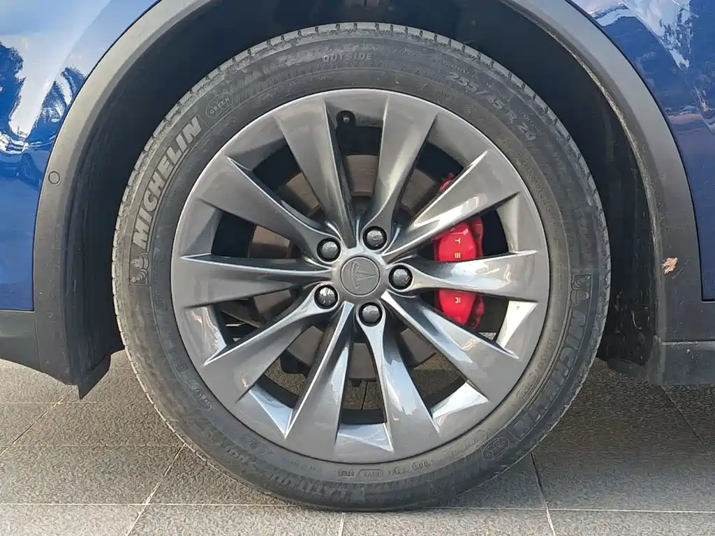 Tesla Model X 2016 — фото 13