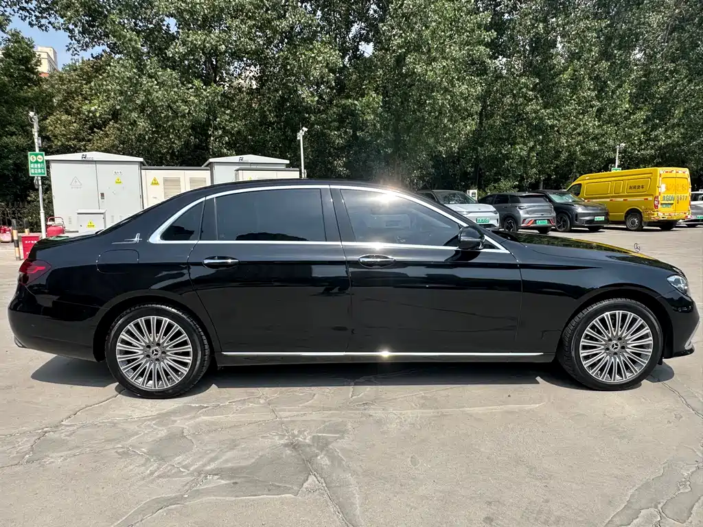 Mercedes-Benz E-Class 2023 — фото 5