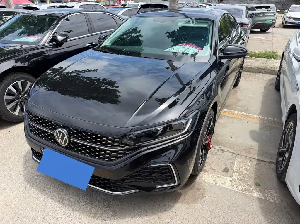 Volkswagen Passat 2025