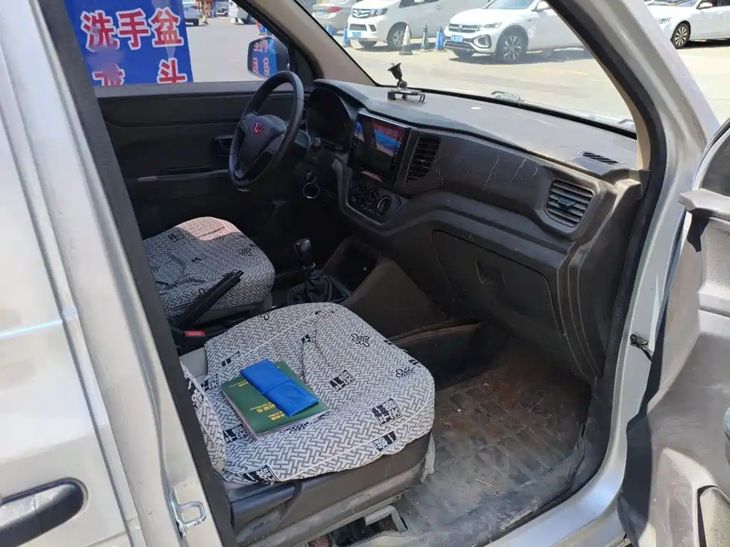 Wuling Hongguang V 2022 — фото 20