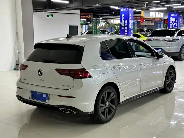 Volkswagen Golf 2021