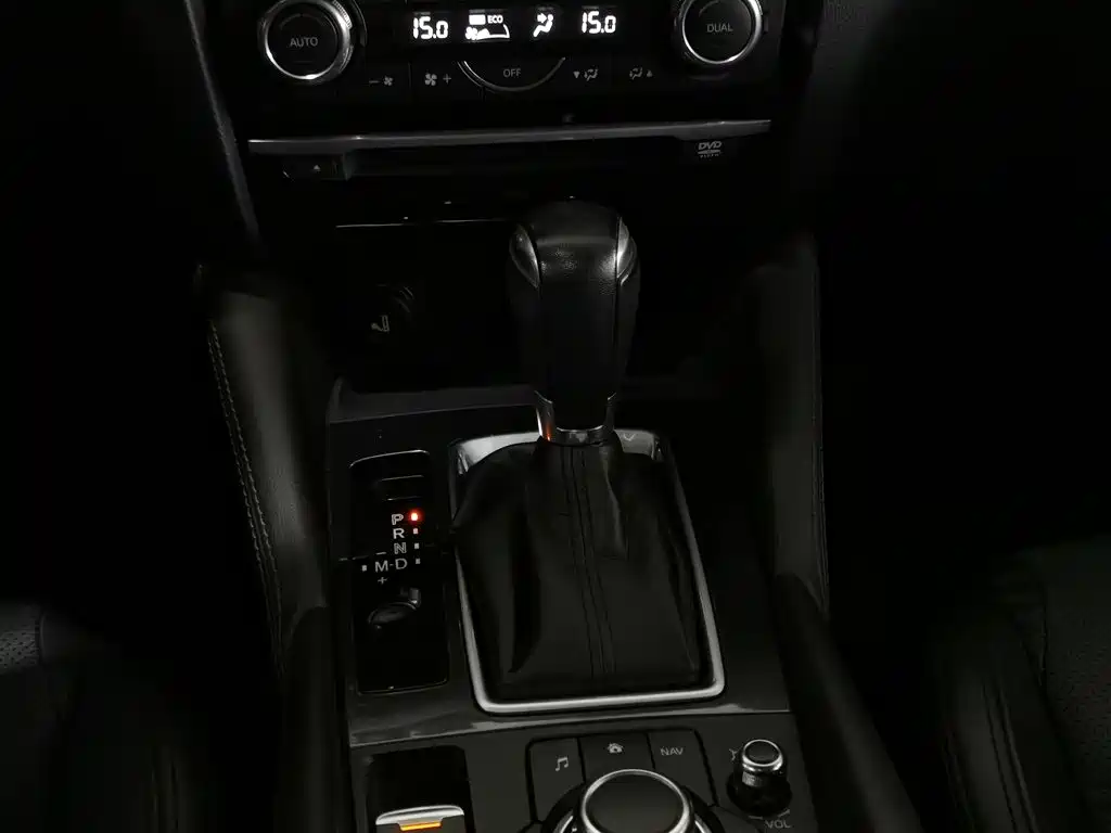 Mazda Atenza 2017 — фото 13