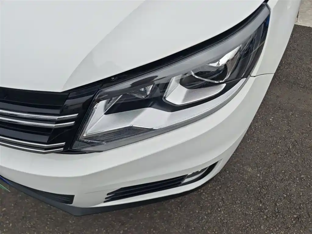 Volkswagen Tiguan 2018 — фото 24