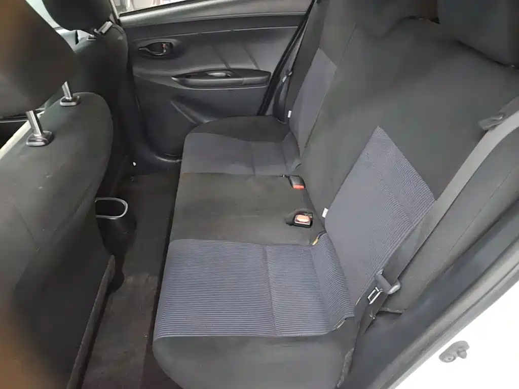 Toyota Yaris L 2017 — фото 17