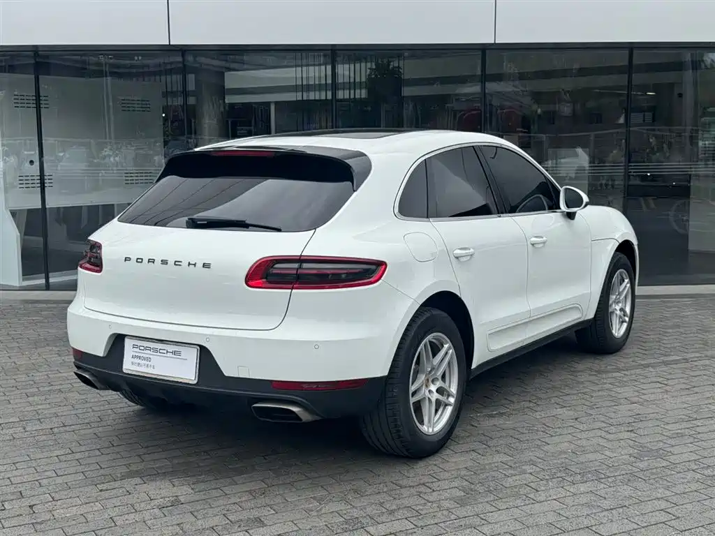 Porsche Macan 2017 — фото 3