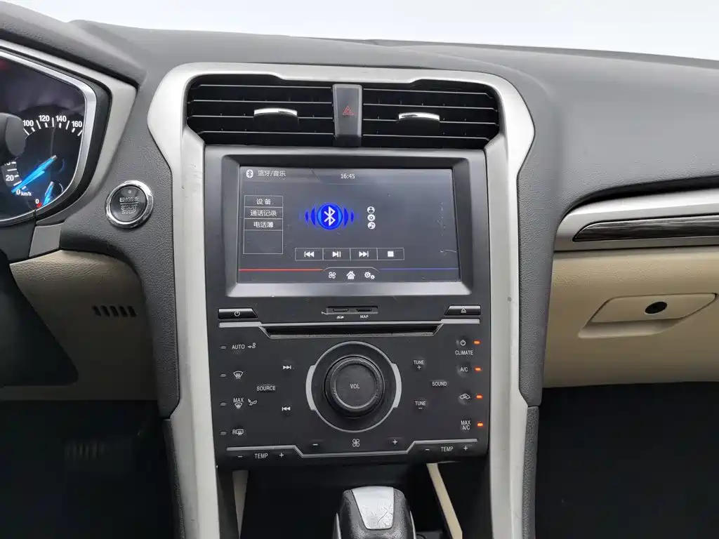 Ford Mondeo 2014 — фото 12