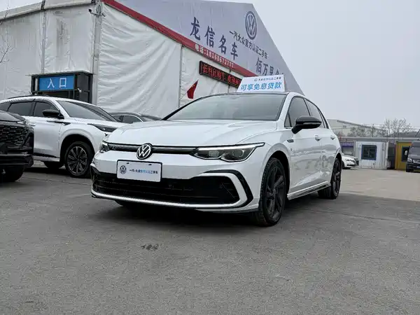 Volkswagen Golf 2021
